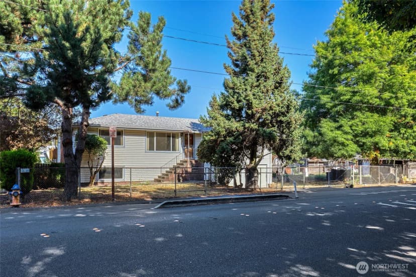 Property photo for 4504 S 124th Street, Seattle photo 21