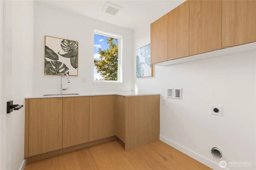 Property photo for 5948 39th Avenue Sw, Seattle photo 28