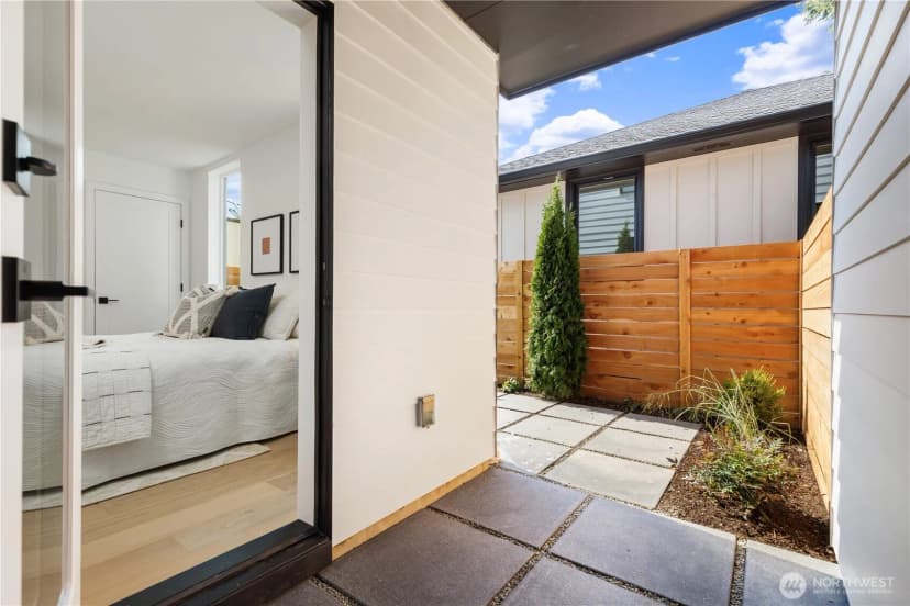 Property photo for 5948 39th Avenue Sw, Seattle photo 31