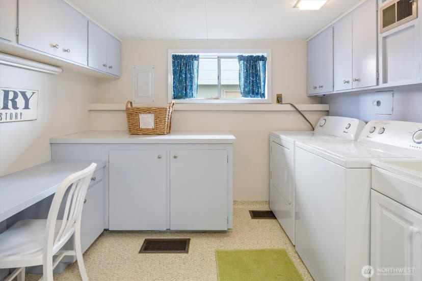 Property photo for 2510 4th Avenue W, Seattle photo 20