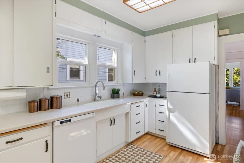 Property photo for 2510 4th Avenue W, Seattle photo 10
