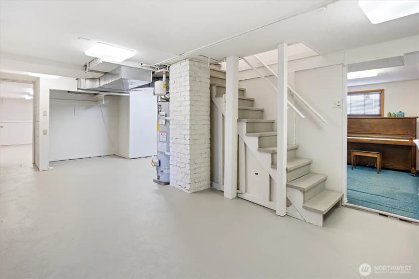 Property photo for 2510 4th Avenue W, Seattle photo 22
