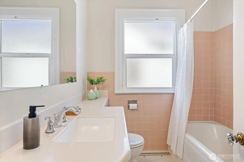 Property photo for 2510 4th Avenue W, Seattle photo 14