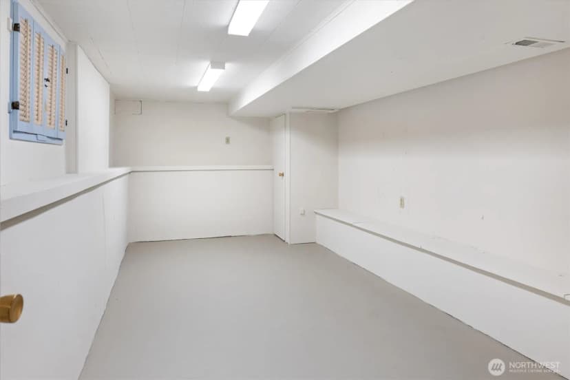 Property photo for 2510 4th Avenue W, Seattle photo 21