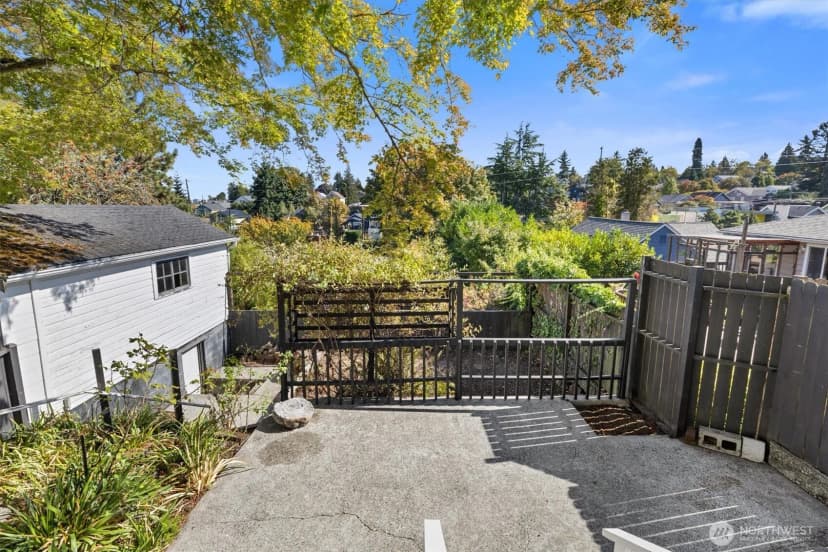 Property photo for 2510 4th Avenue W, Seattle photo 27