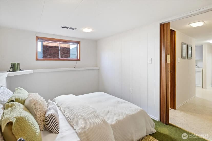 Property photo for 2510 4th Avenue W, Seattle photo 16