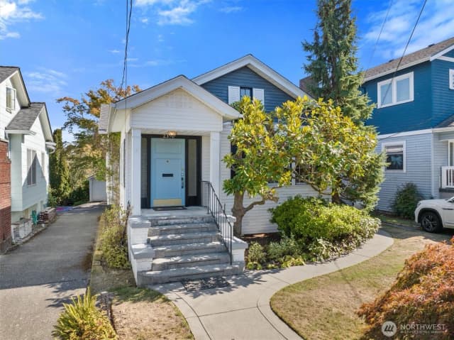 Property photo for 2510 4th Avenue W, Seattle
