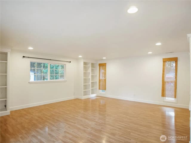 Property photo for 936 Ne 207th Place Ne, Sammamish photo 4