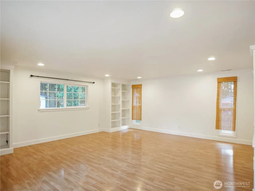 Property photo for 936 Ne 207th Place Ne, Sammamish photo 4