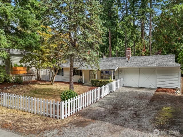 Property photo for 936 Ne 207th Place Ne, Sammamish