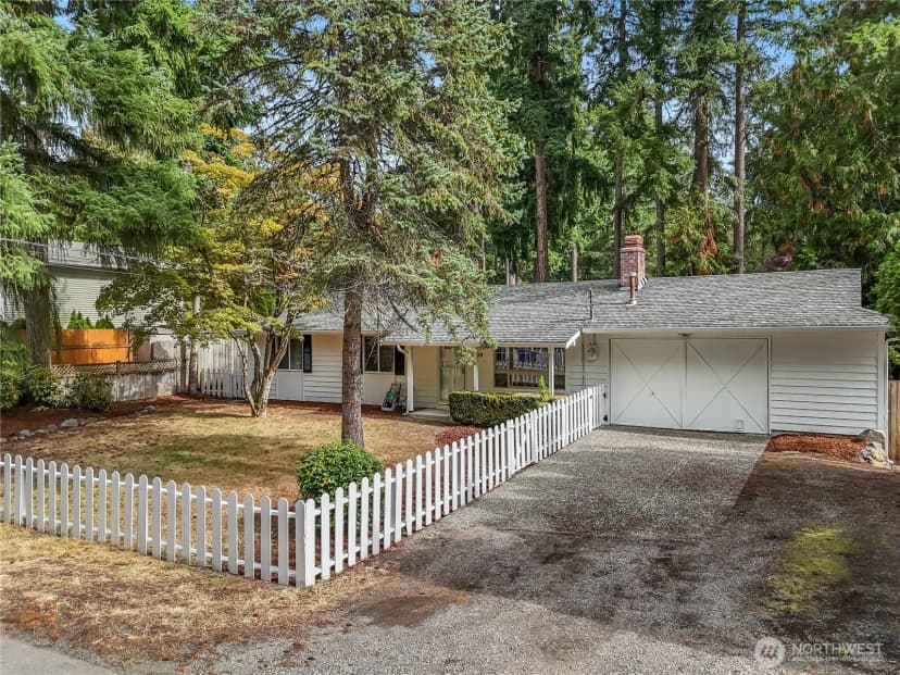 Property photo for 936 Ne 207th Place Ne, Sammamish