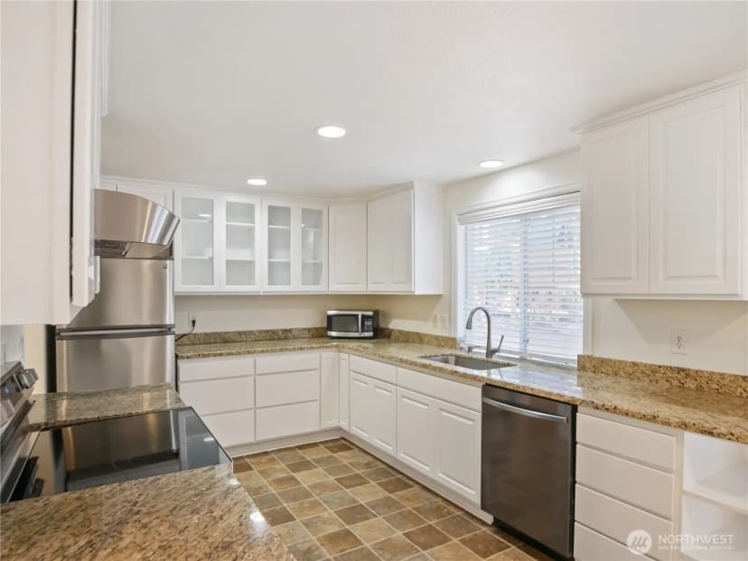 Property photo for 936 Ne 207th Place Ne, Sammamish photo 5