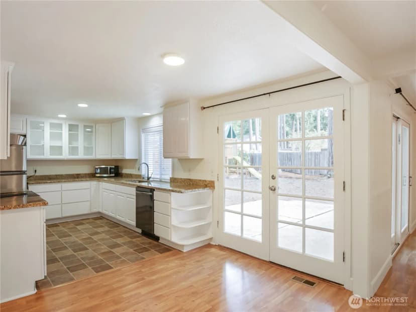 Property photo for 936 Ne 207th Place Ne, Sammamish photo 8