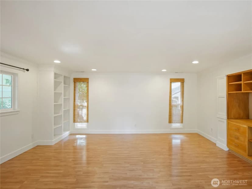 Property photo for 936 Ne 207th Place Ne, Sammamish photo 11
