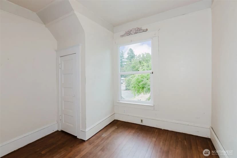 Property photo for 343 Farragut Avenue N, Port Orchard photo 27