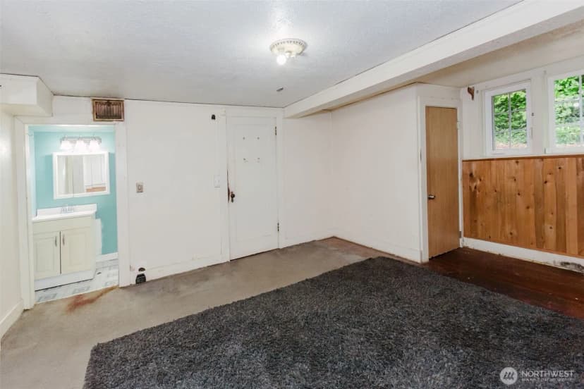 Property photo for 343 Farragut Avenue N, Port Orchard photo 31