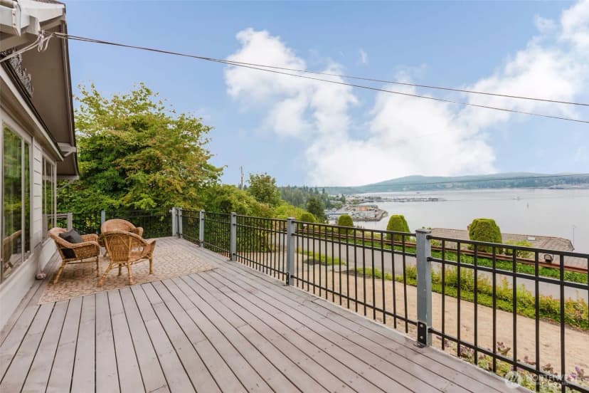 Property photo for 343 Farragut Avenue N, Port Orchard photo 7