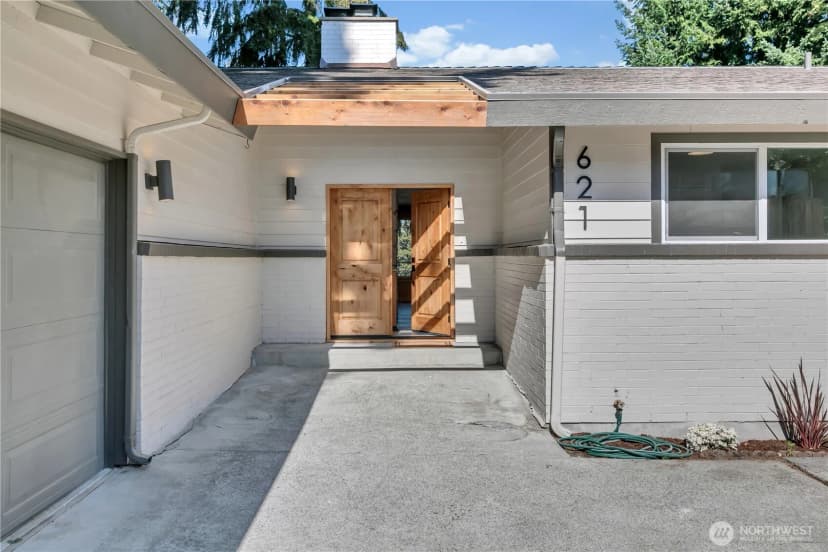 Property photo for 621 Sw 297 Street, Federal Way photo 3