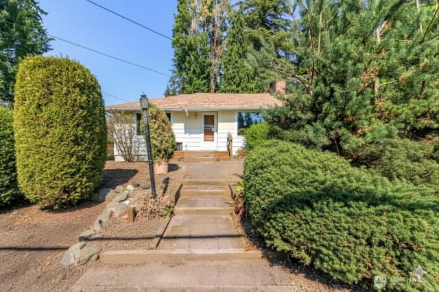 Property photo for 132 S 197th Street, Des Moines