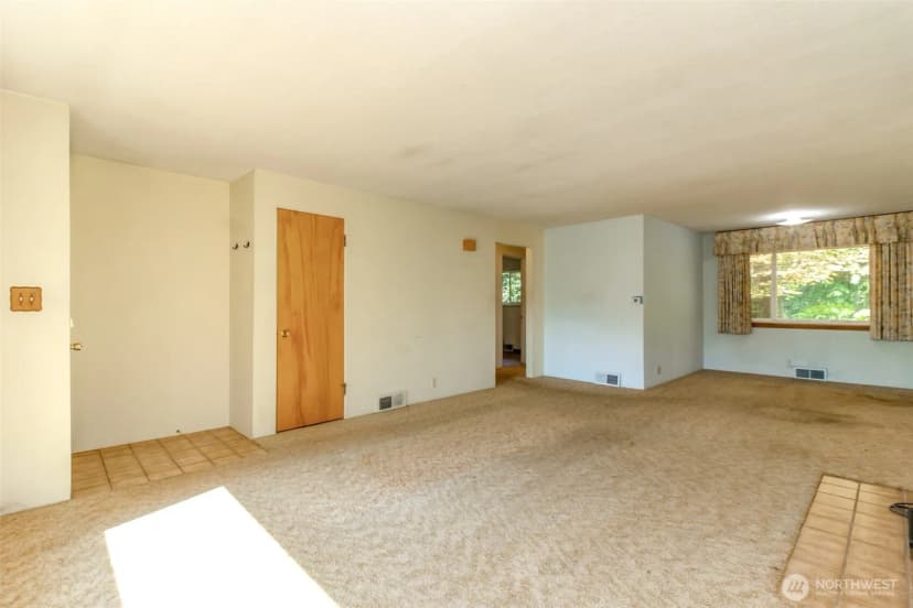 Property photo for 132 S 197th Street, Des Moines photo 6