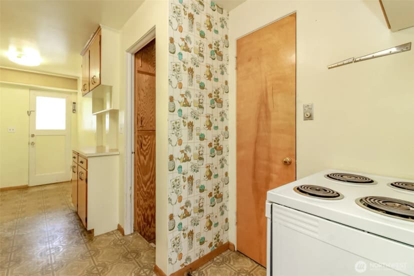 Property photo for 132 S 197th Street, Des Moines photo 11