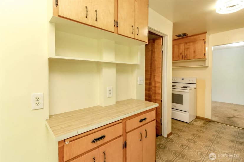 Property photo for 132 S 197th Street, Des Moines photo 10
