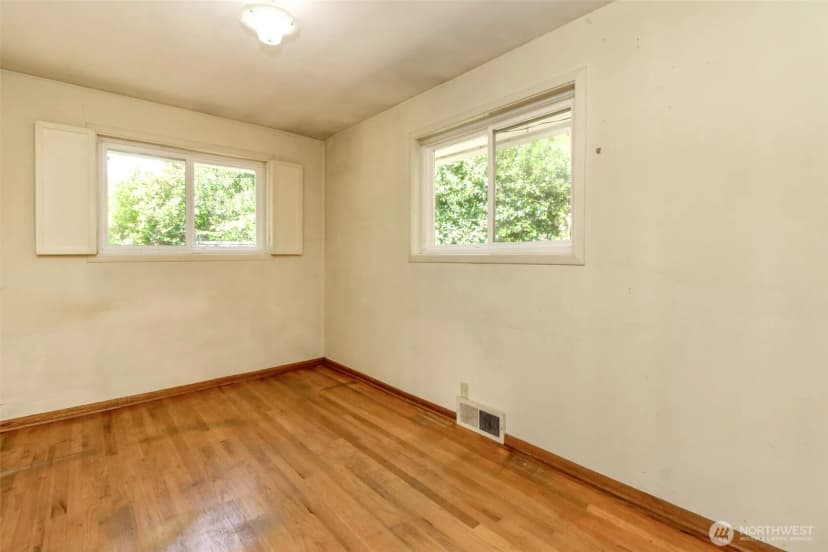 Property photo for 132 S 197th Street, Des Moines photo 12