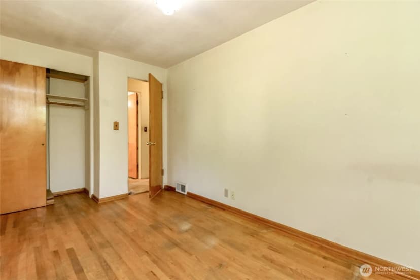 Property photo for 132 S 197th Street, Des Moines photo 13