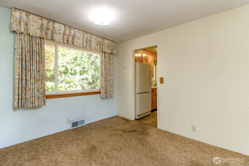 Property photo for 132 S 197th Street, Des Moines photo 7
