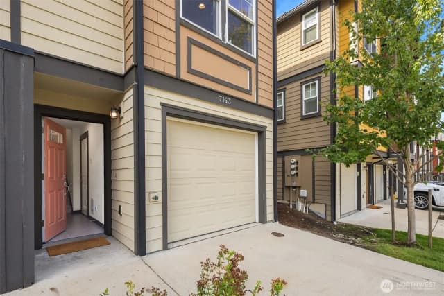 Property photo for 7163 27th Avenue Sw, Seattle photo 2