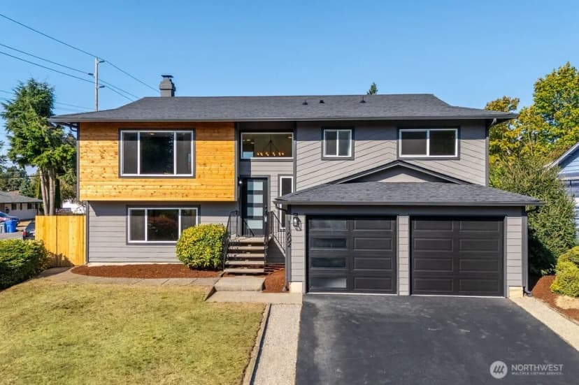 Property photo for 11602 Se 210th Place, Kent