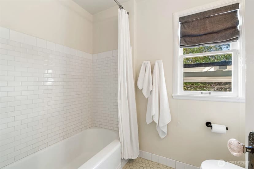 Property photo for 2716 E Jefferson St, Seattle photo 23