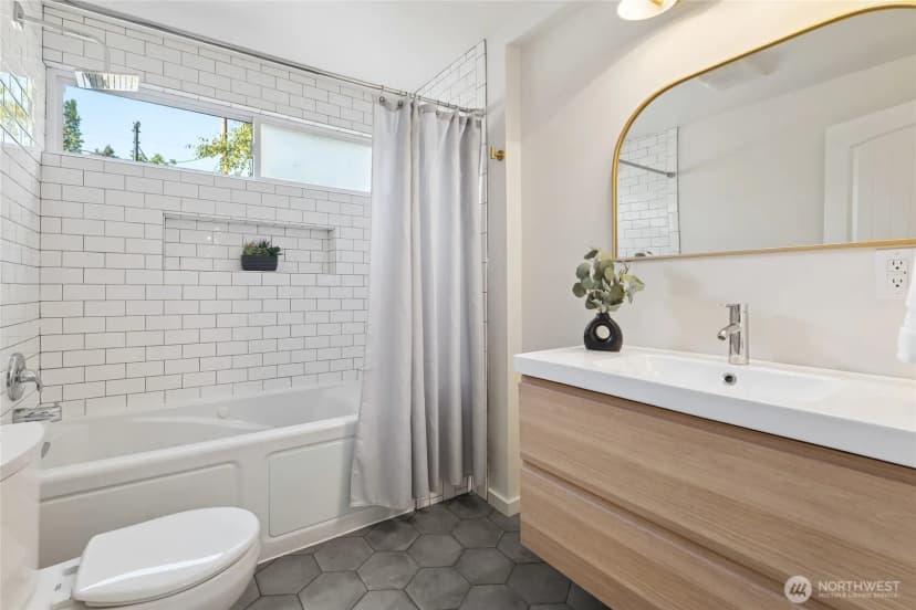 Property photo for 5910 47th Avenue S, Seattle photo 14