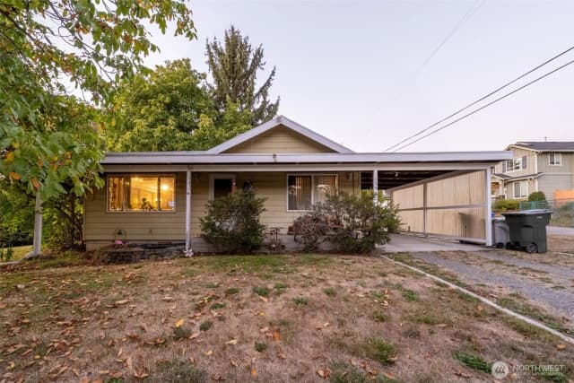 Property photo for 13540 Se 256th Street, Kent
