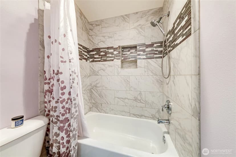 Property photo for 11720 Greenwood Avenue N #a, Seattle photo 24