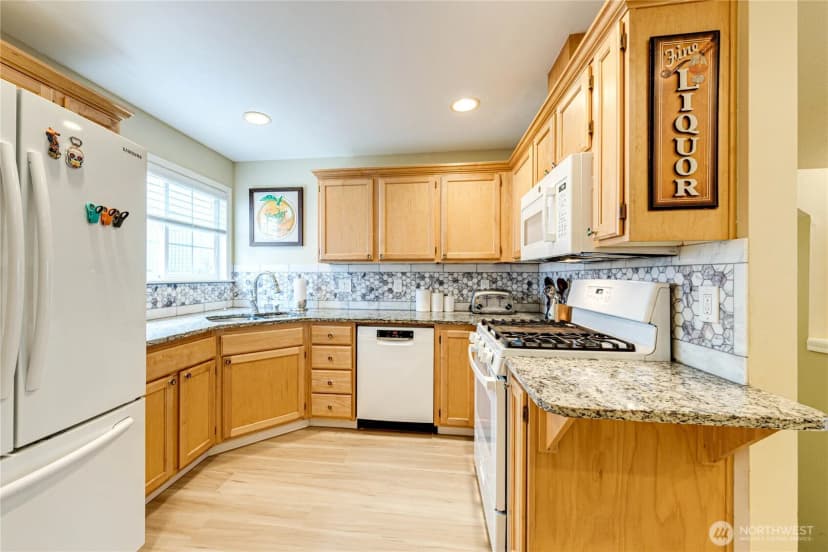 Property photo for 11720 Greenwood Avenue N #a, Seattle photo 12