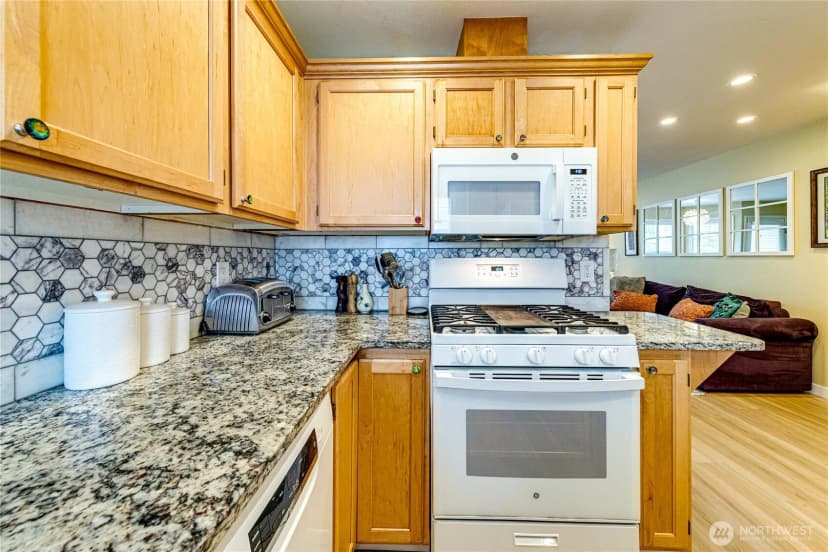 Property photo for 11720 Greenwood Avenue N #a, Seattle photo 14