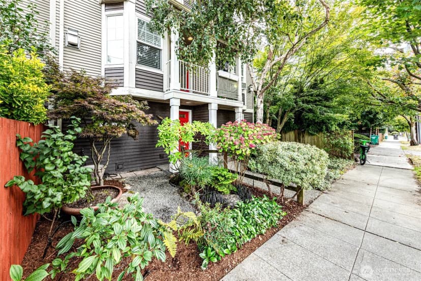 Property photo for 11720 Greenwood Avenue N #a, Seattle photo 32