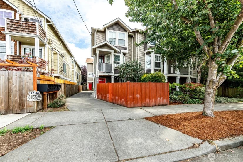 Property photo for 11720 Greenwood Avenue N #a, Seattle photo 30