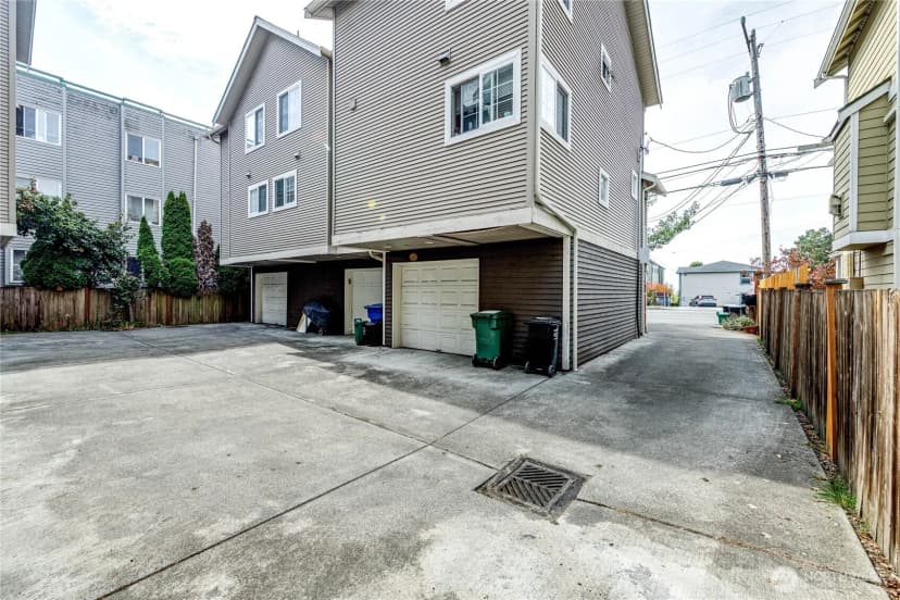 Property photo for 11720 Greenwood Avenue N #a, Seattle photo 29
