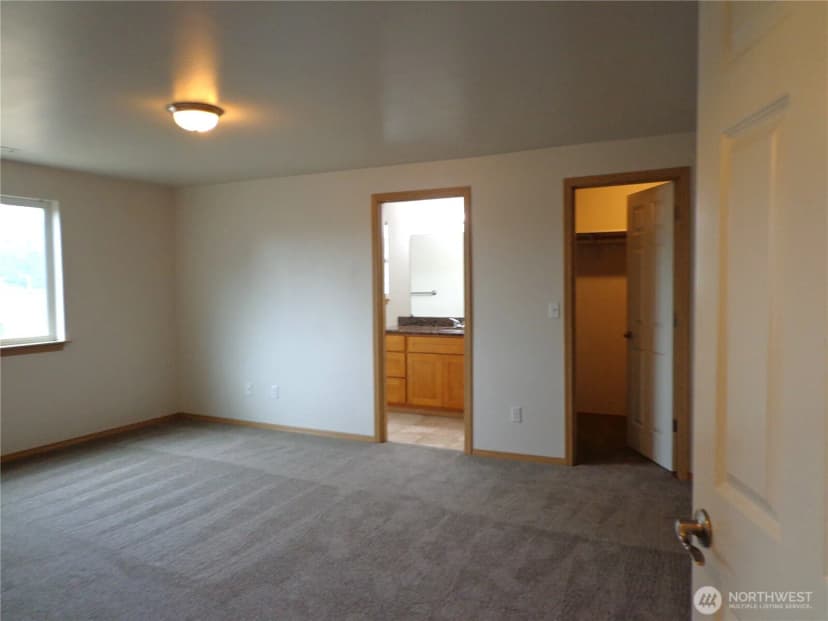 Property photo for 4926 104th Place Ne, Marysville photo 15