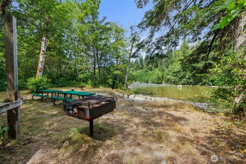Property photo for 12214 757th Avenue Ne, Skykomish photo 19