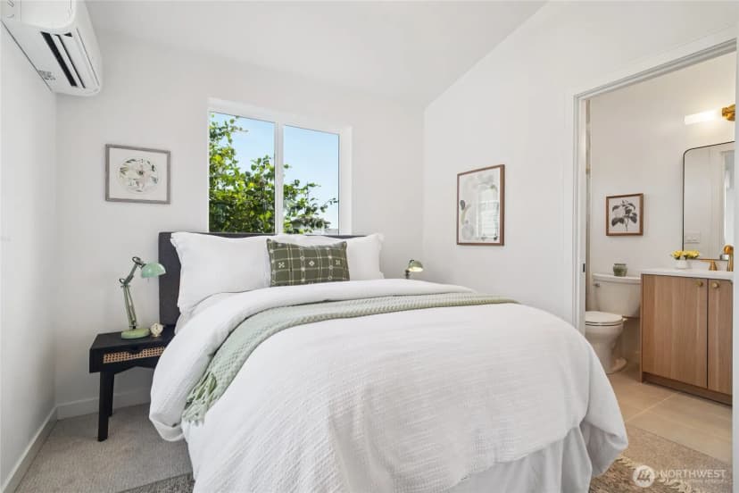 Property photo for 8227 Latona Avenue Ne, Seattle photo 18