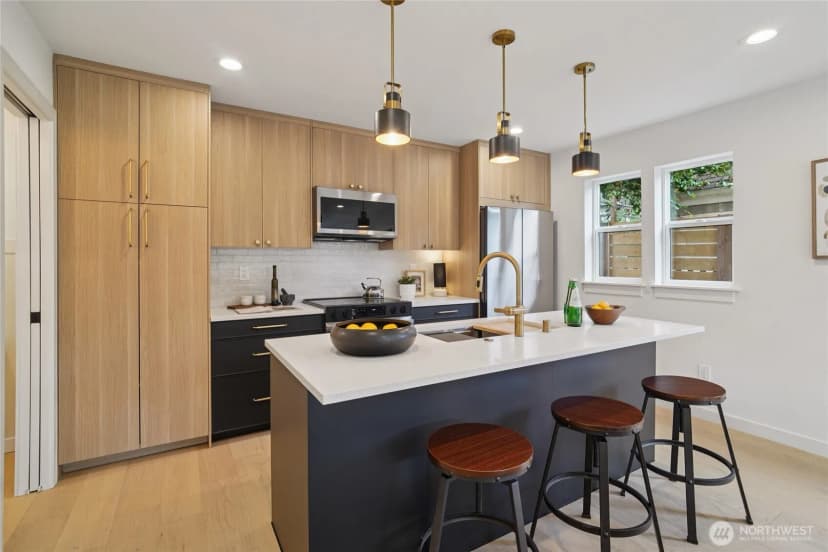 Property photo for 8227 Latona Avenue Ne, Seattle photo 9