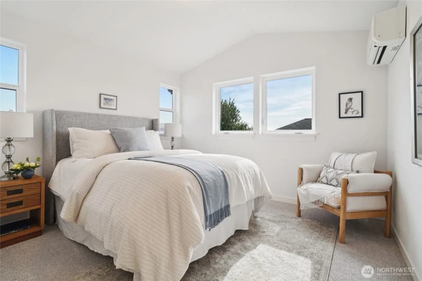 Property photo for 8227 Latona Avenue Ne, Seattle photo 13