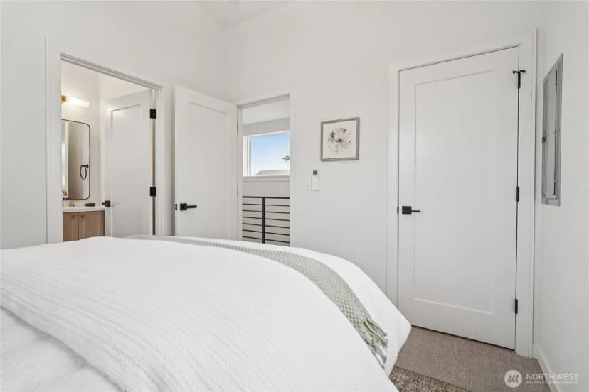 Property photo for 8227 Latona Avenue Ne, Seattle photo 19
