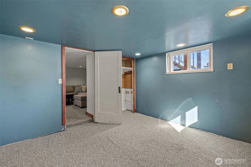Property photo for 5904 Commercial Avenue, Everett photo 25