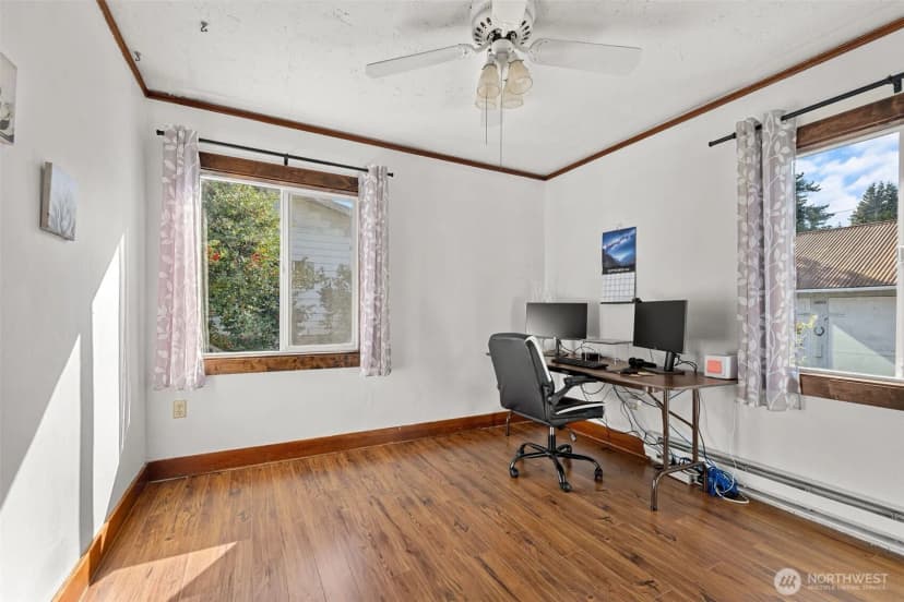 Property photo for 5904 Commercial Avenue, Everett photo 10