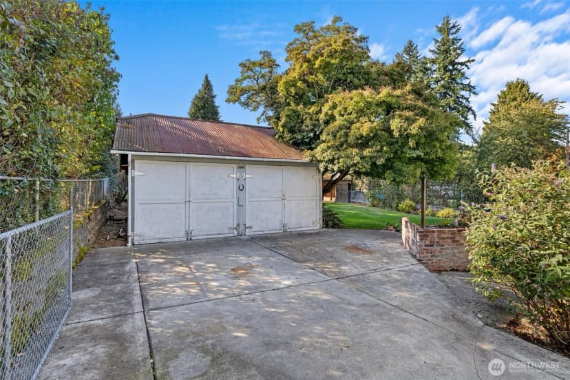 Property photo for 5904 Commercial Avenue, Everett photo 29
