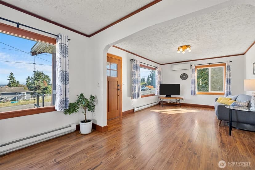 Property photo for 5904 Commercial Avenue, Everett photo 17